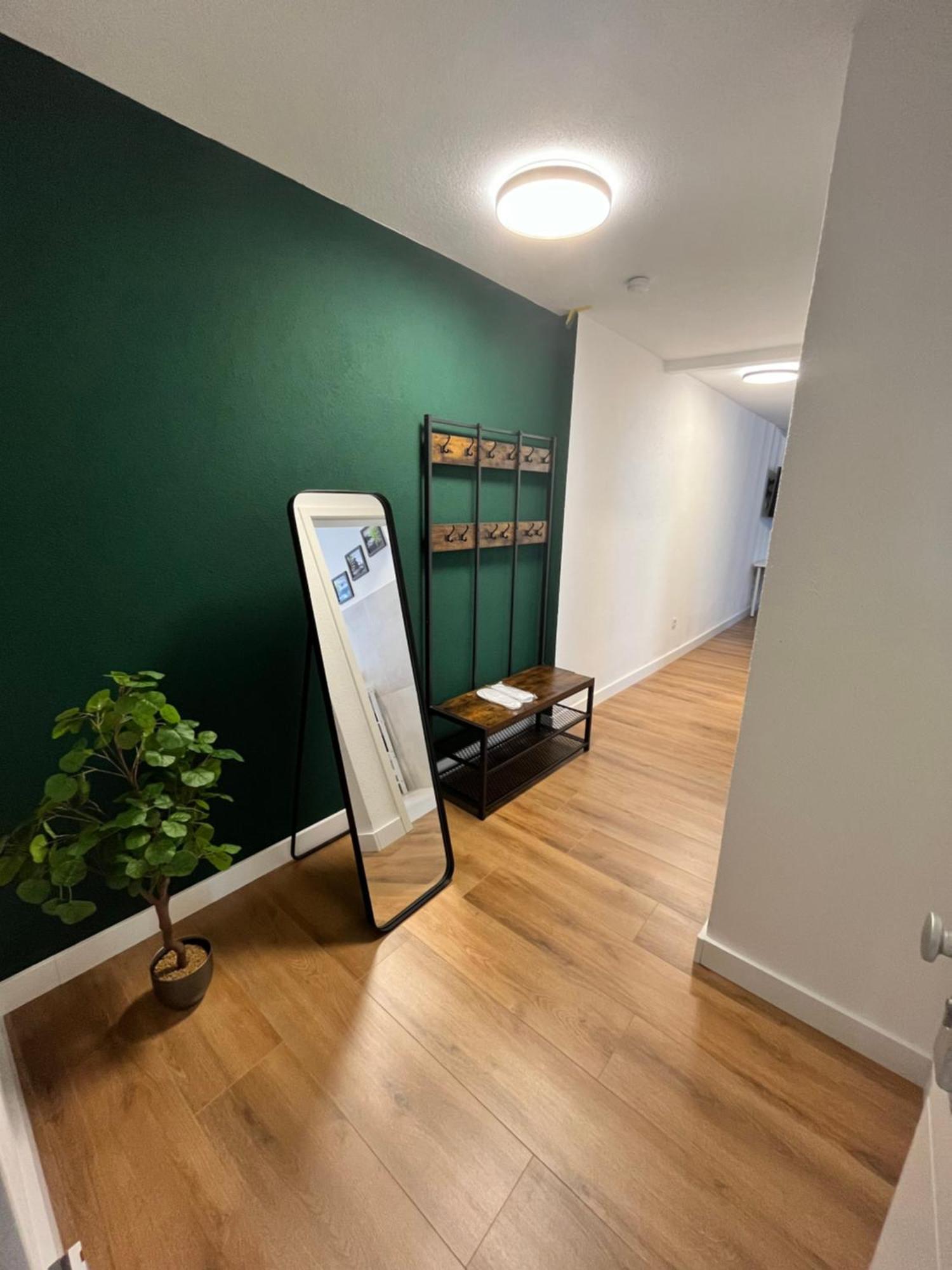 Appartment New York Naehe Duesseldorf, Messe, Hbf, City, Wifi, Helios Hospital Крефелд Екстериор снимка